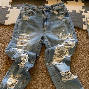 American Eagle mom jean